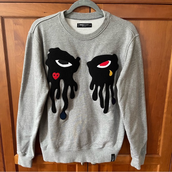 Roku Studio Graphic Tear Dripping Aplique Long Sleeve Sweatshirt Size Medium - Picture 1 of 4